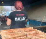 La barra de Godoy Cruz corrió a los tradicionales puestos de choripanes de abajo del puente