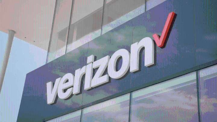Phone in ‘SOS’ mode? What to know amid reports of Verizon outages