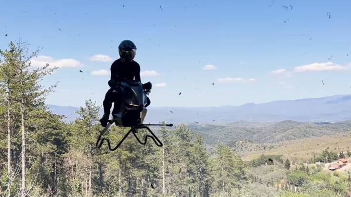 Ya está a la venta la primer moto voladora de la historia: así es la Volonaut Airbike