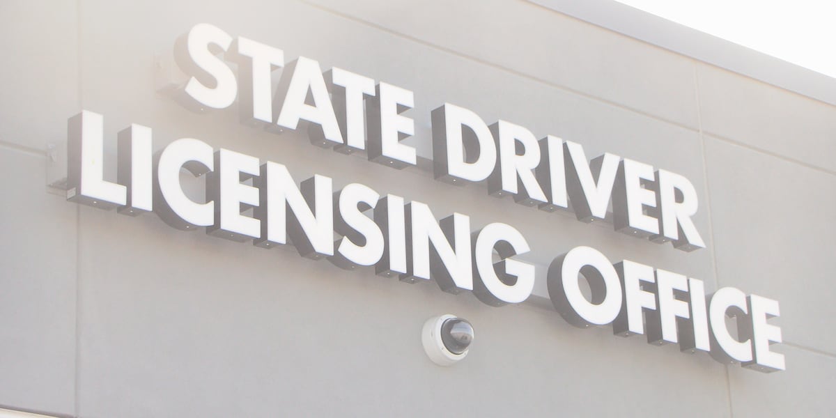 Ribbon cutting ceremony held at new DMV in Grand Island