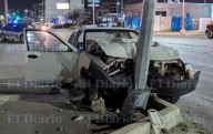 Automóvil se estrella contra poste en San Felipe