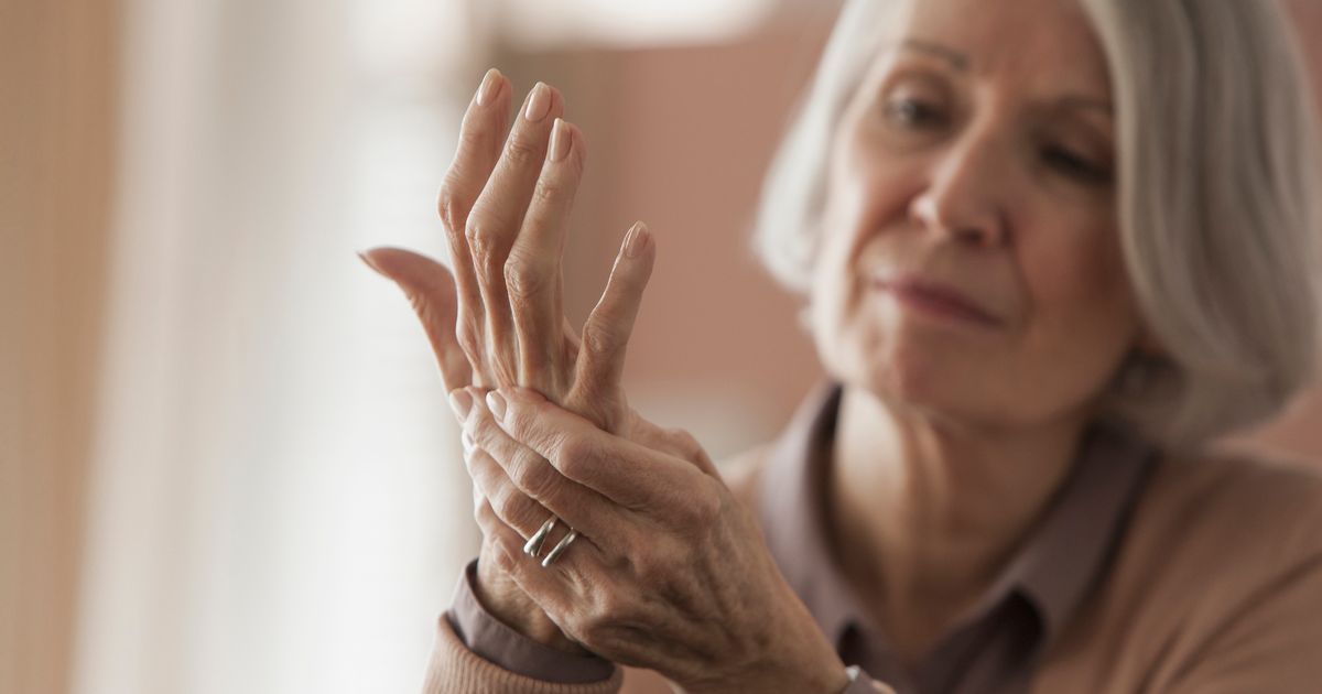 'Constant' hand symptom could be a sign of dementia