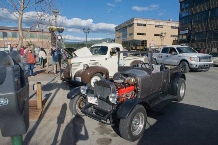 In Photos: Klondike Cruisers take over Whitehorse's Main Street with classic rides