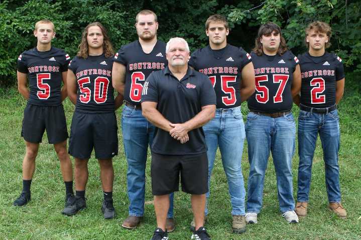 Flint-area Football Previews: Montrose’s senior class wants to leave with ‘no regrets’