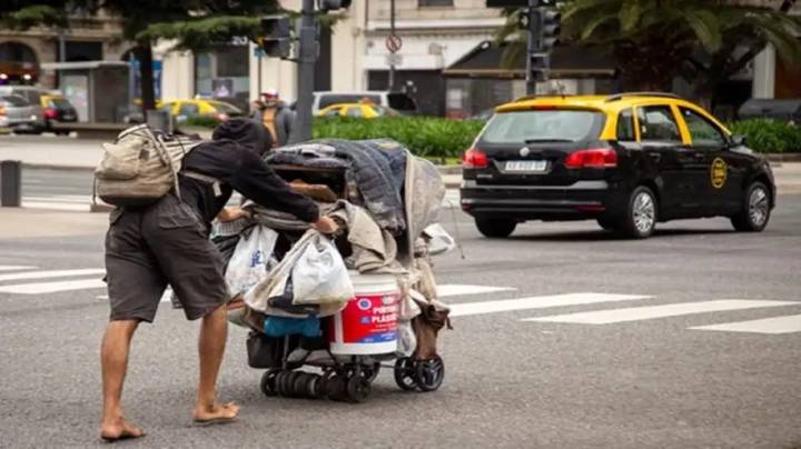 Una familia tipo necesitó $ 1.149.353 para no ser pobre en julio, según el INDEC