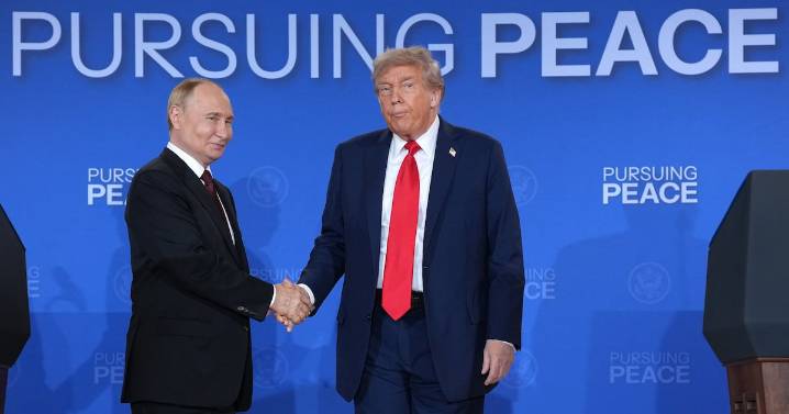 Fox Host Howard Kurtz Humiliates Trump With Savage Take on Putin Summit
