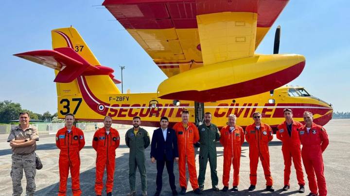 Llegan a Santiago los aviones cisterna enviados por la UE para reforzar la lucha contra los incendios