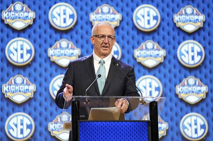 New SEC football scheduling format calls for 10 games vs. power teams, 3 annual rivalry games