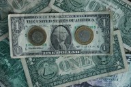 El peso mexicano cae frente a la fortaleza del dólar