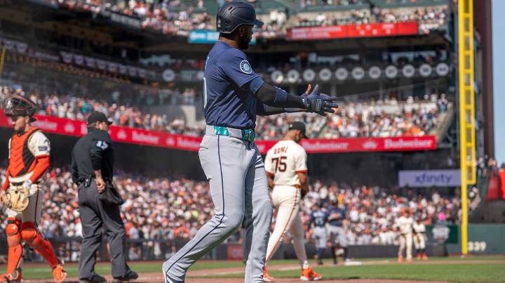 Mariners’ Victor Robles suspended 10 games for throwing bat at pitcher