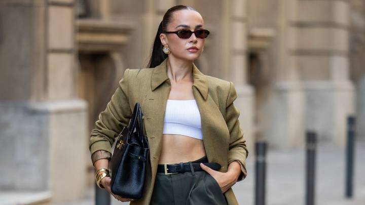 Cómo usar pantalones palazzo para remplazar a los jeans rectos en otoño 2025
