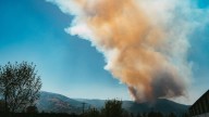 Última hora de los incendios en España, en directo: hay diez carreteras cortadas