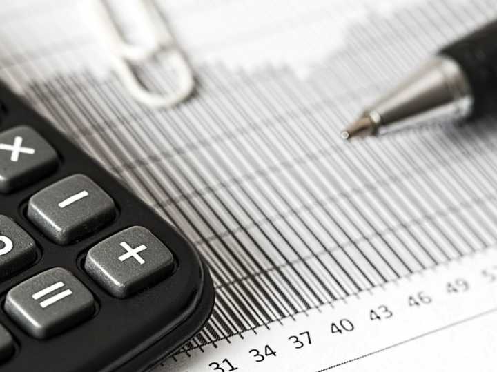 Se triplicó en un año la cantidad de empleados y jubilados que pagan Ganancias: los motivos