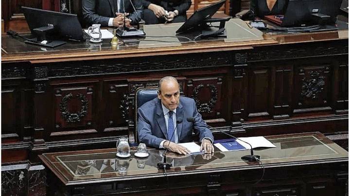 Guillermo Francos eludió preguntas y fue blanco de chicanas en Diputados