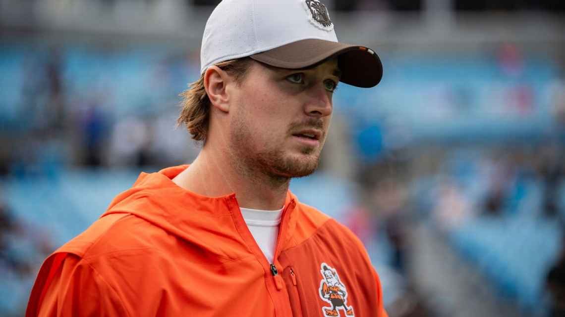 Raiders adquirió al QB Kenny Pickett