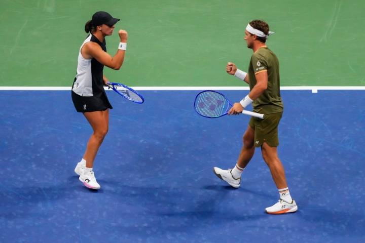 Errani and Vavassori win revamped US Open mixed doubles to defend their title