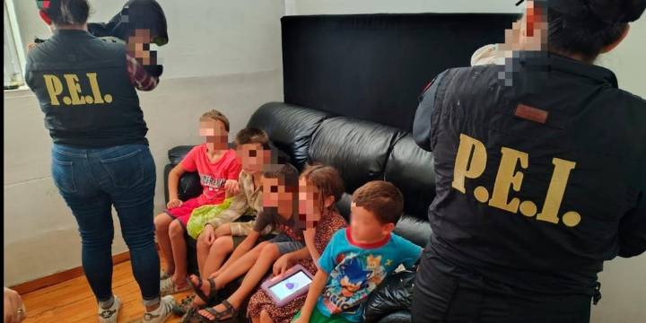 Rescatan a siete menores de Alaska abandonados por su padre en Yucatán