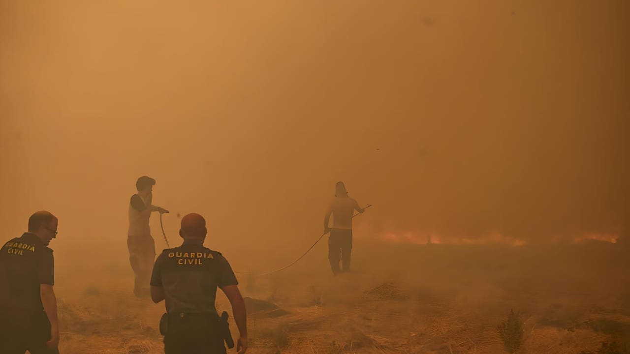 Guardias civiles en primera línea de los incendios forestales: "Es un infierno difícil de olvidar"