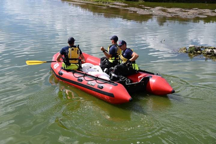 Cedar Rapids Fire Department responds to petroleum spill in Cedar Lake