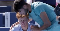 El «error» que cometió Alcaraz por abrazar a Sinner tras la final de Cincinnati