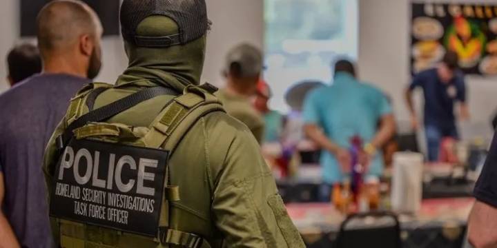 Un ciudadano fue arrestado por ICE en Philadelphia, según Juntos