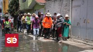 Azucena Cisneros supervisa zonas afectadas por inundaciones en Ecatepec