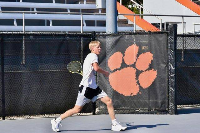 Green River Tennis Opens Season with Experience, New Energy