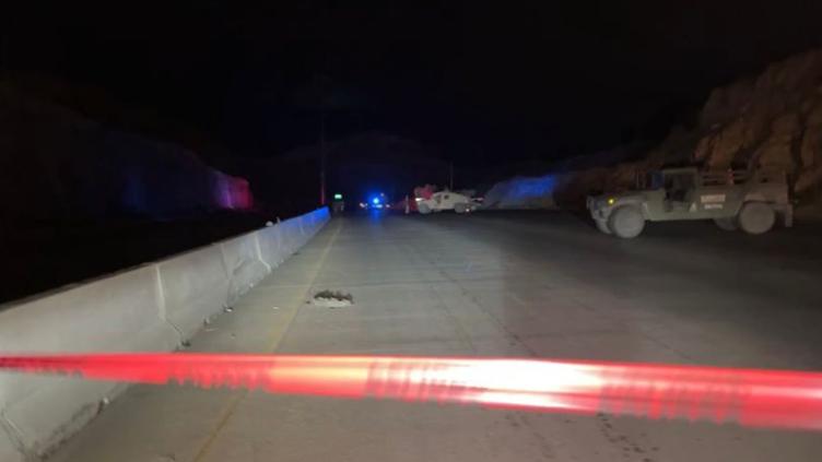 Hallan cuerpo de mujer calcinada en Camino Real