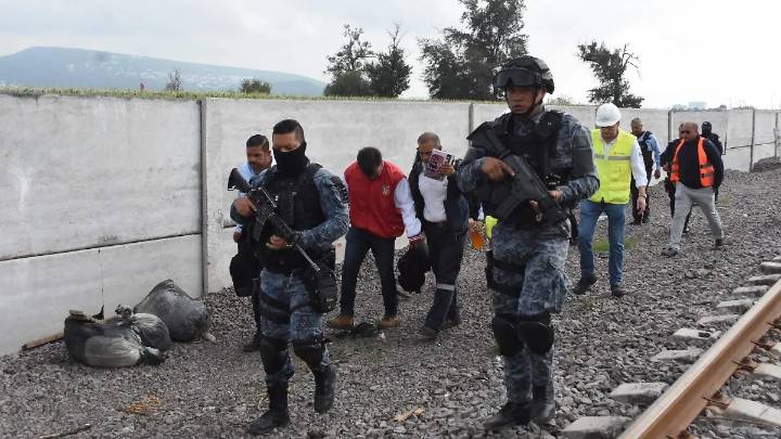 Por fin Baja maquinista tras 44 horas atrincherado en unidad 4050