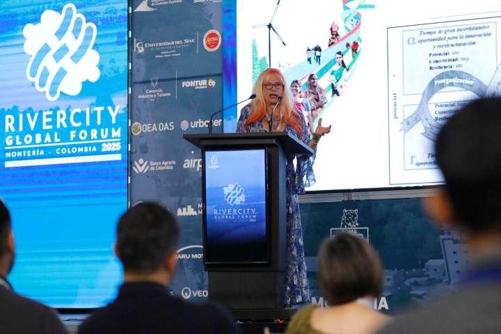 La bióloga colombiana Brigitte Baptiste llama a Europa a defender la Amazonía en la COP30