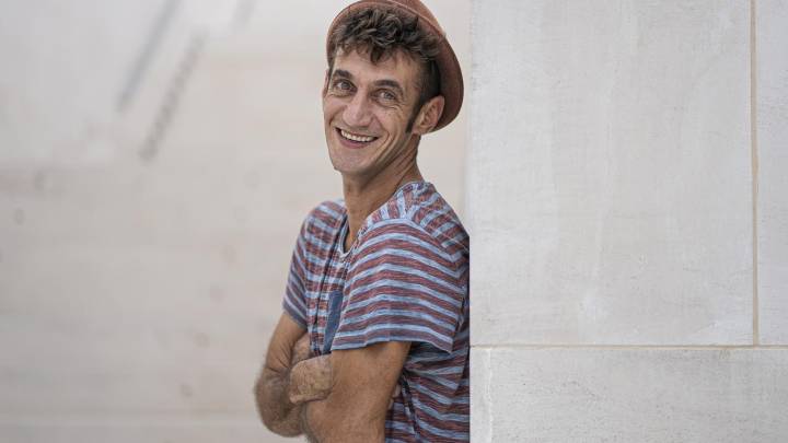 "Nuestro hijo, cuando estamos dos días seguidos en un mismo sitio, ya lo llama 'casa'"