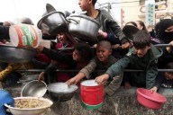 Más de 100 ONG denuncian un bloqueo de ayuda humanitaria en una Gaza sin comida ni hospitales