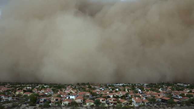 Massive dust storm engulfs Phoenix causing power outages