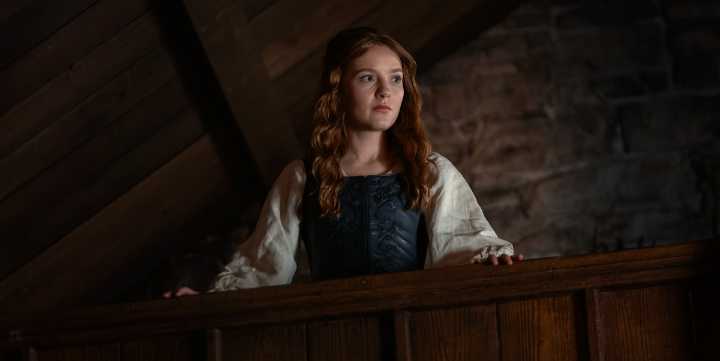 ‘Outlander: Blood of My Blood’ Season 1, Episode 3 Recap: Why Does Julia Sleep With Simon?