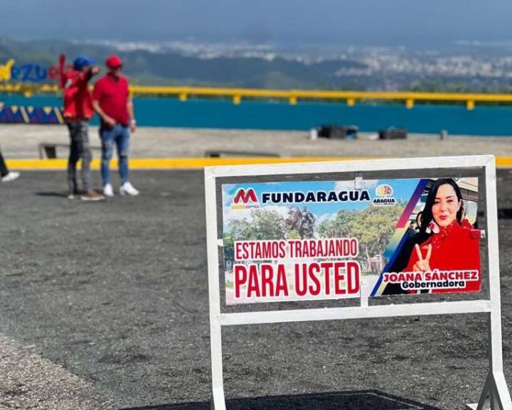 Ejecutan mantenimiento en la carretera hacia Ocumare de la Costa