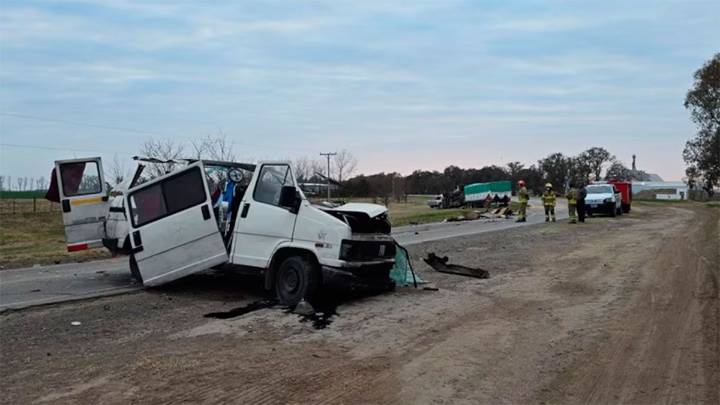 Brutal accidente: un muerto y dos heridos tras un choque frontal entre una camioneta…