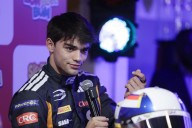Agencia deportiva puertorriqueña firma al piloto colombiano Juan Pablo Montoya y a su hijo Sebastián