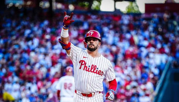 Kyle Schwarber conecta cuatro jonrones en paliza de los Phillies