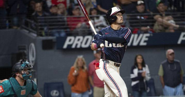 Kwan hits sacrifice fly in 9th to lift Guardians past Mariners