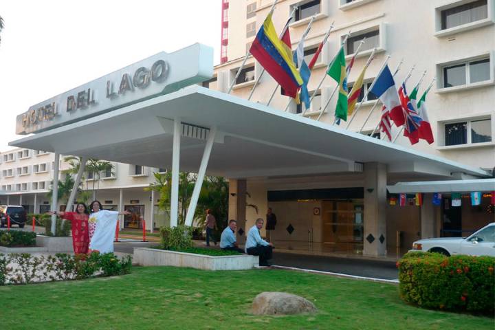 Siempre El Hotel del Lago, por Douglas Zabala