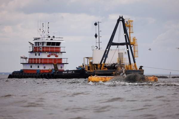 In Alabama, a dredging project in Mobile Bay brings together unlikely allies