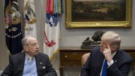 Trump busca eliminar el poder de veto de los senadores sobre jueces federales y aumenta la presión sobre Grassley