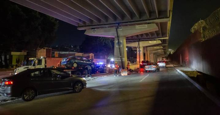 Choque en viaducto elevado deja una mujer lesionada