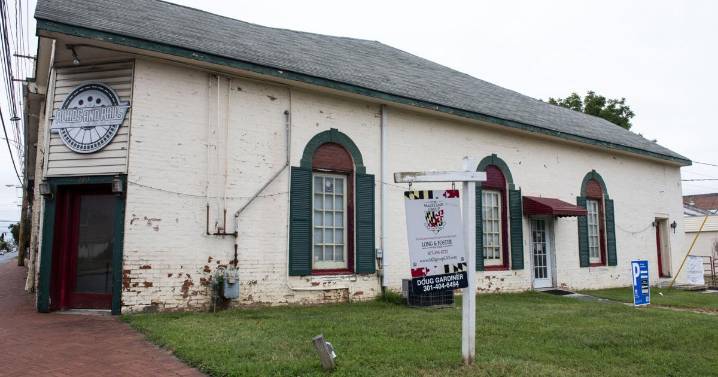 Plans for East Street condos draw questions about parking, size