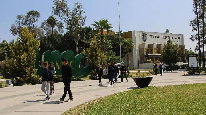 Facultades de medicina no han permitido que estudiantes brinden servicios en Ceresos