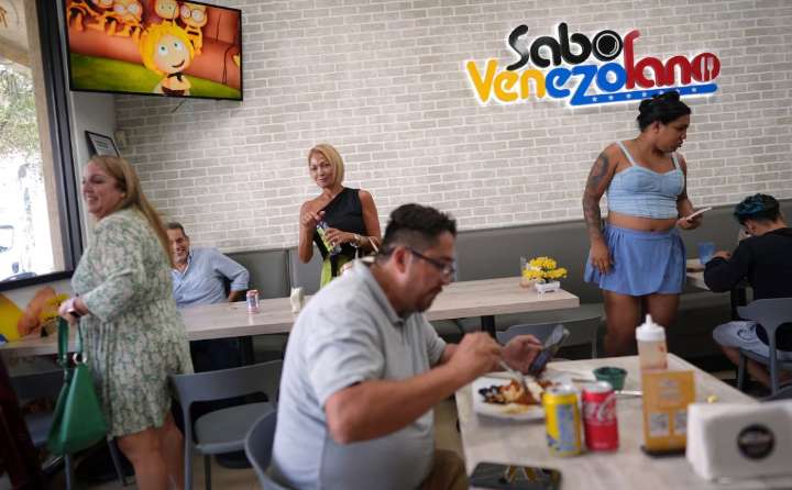 Un juez federal suspende su decisión sobre el TPS de los venezolanos y deja a miles de inmigrantes en vilo