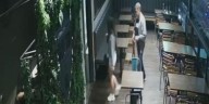 El video de la cita de la viuda negra que se llevó hasta las armas de su víctima y había caído presa por otro robo