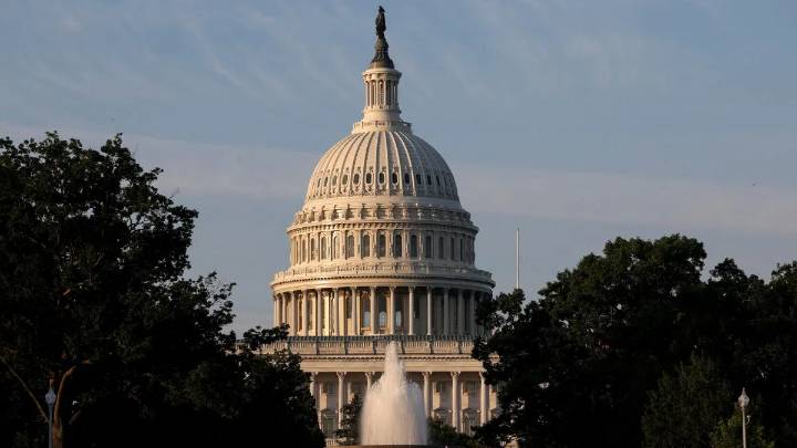 LaHood, Sorensen lack trust in Putin as President seek Russia