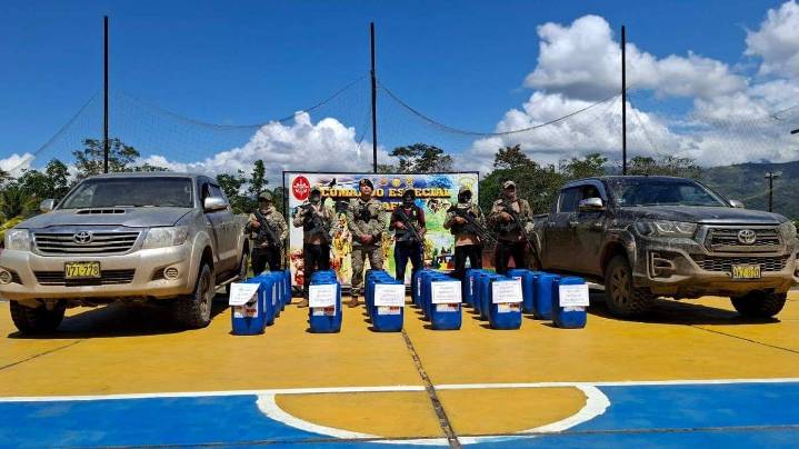 Ejército y Policía Nacional incautan 1.5 toneladas de insumos químicos en el Vraem