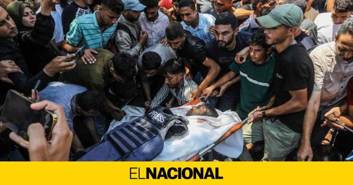 Indignación mundial por el ataque israelí a un hospital de Gaza que ha matado periodistas y médicos